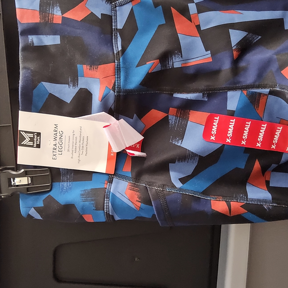 WoMen's Geometric Patterned Pants - Picture 6 of 8